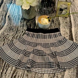 Women’s Lulumari A line skirt Black/white size L
